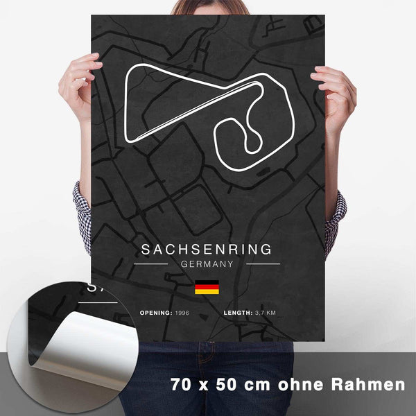 Lade das Bild in den Galerie-Viewer, Sachsenring Rennstrecken Poster - Dunkel - CARTISTRY